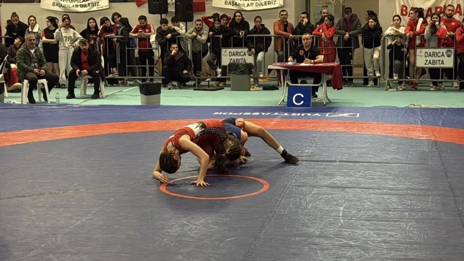Kocaeli'deki 17 Yaş Altı Türkiye Güreş Şampiyonası sona erdi